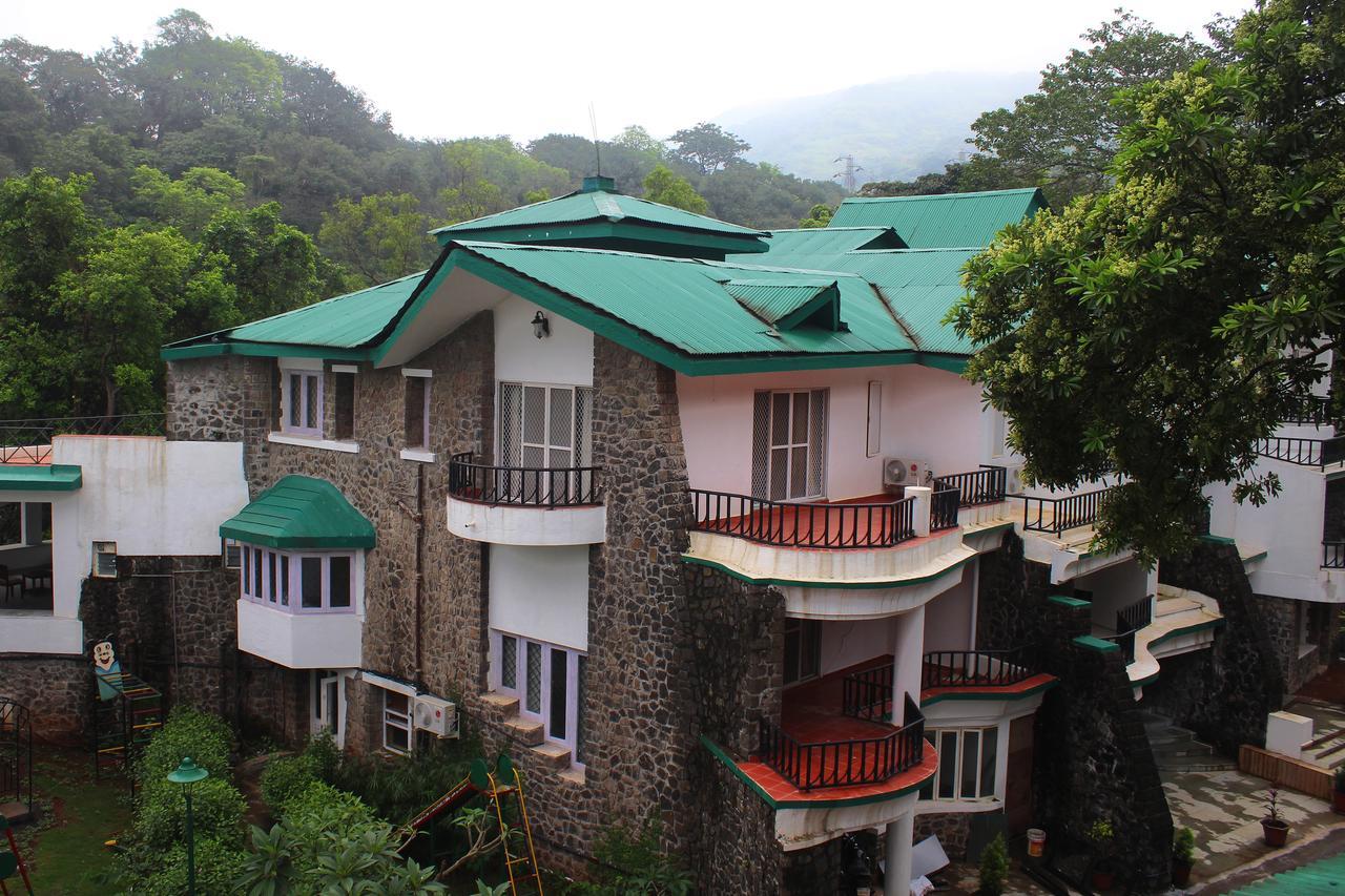 Velvet County Resort & Spa Лонавала Экстерьер фото